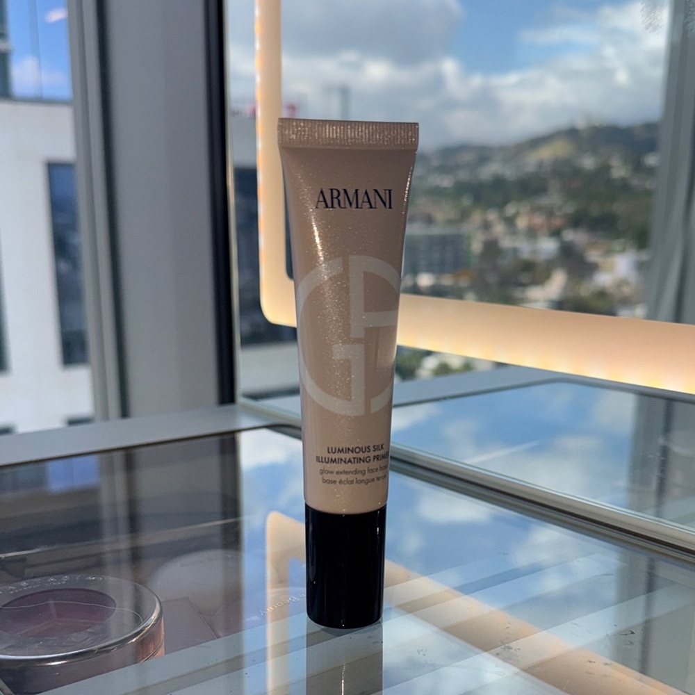 Giorgio Armani Luminous Silk Illuminating Primer